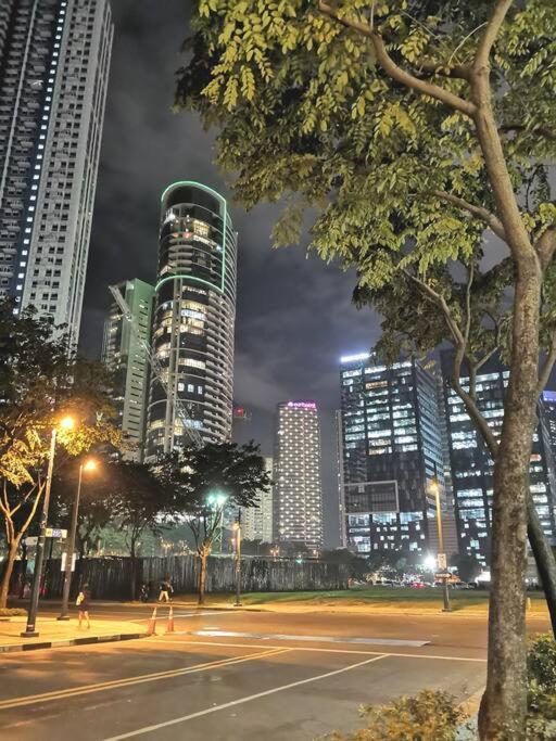 Апартаменты New 2Br Of 86Sqm With Parking & Netflix In Bgc Манила Экстерьер фото